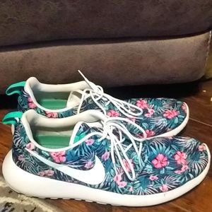 Nike Golden Girls Sneakers